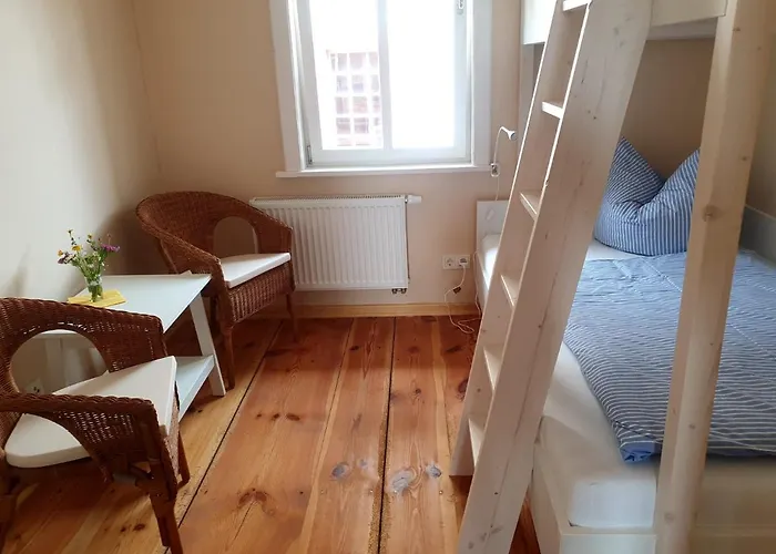 Гостевой дом Altes Pfarrhaus Neustaedt Neustadt (Wartburgkreis)