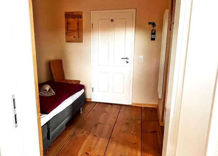 Гостевой дом Altes Pfarrhaus Neustaedt Neustadt (Wartburgkreis)